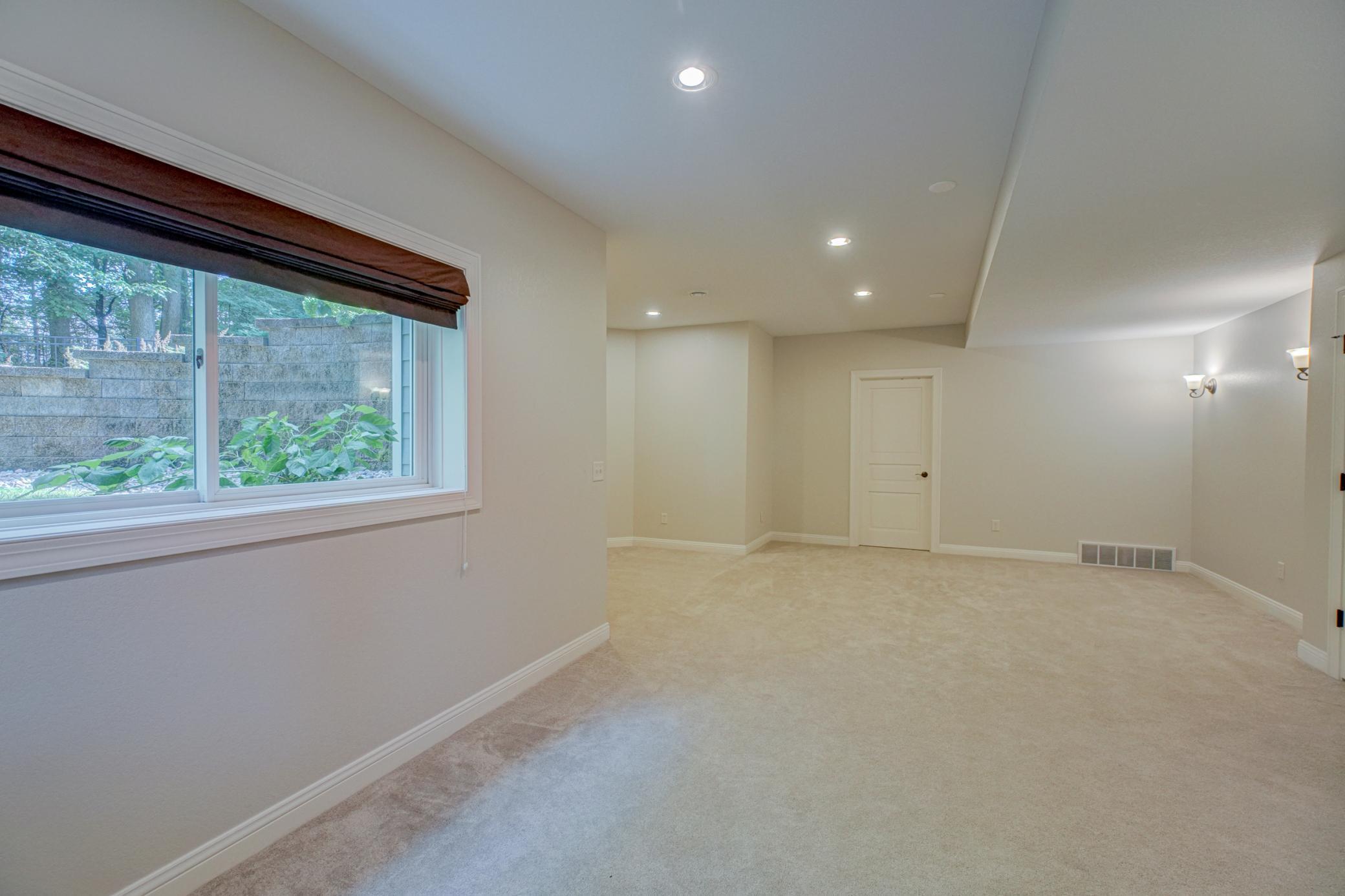 Eau Claire, Wisconsin, 54701, United States, 6 Bedrooms Bedrooms, ,2 BathroomsBathrooms,Residential,For Sale,1992855