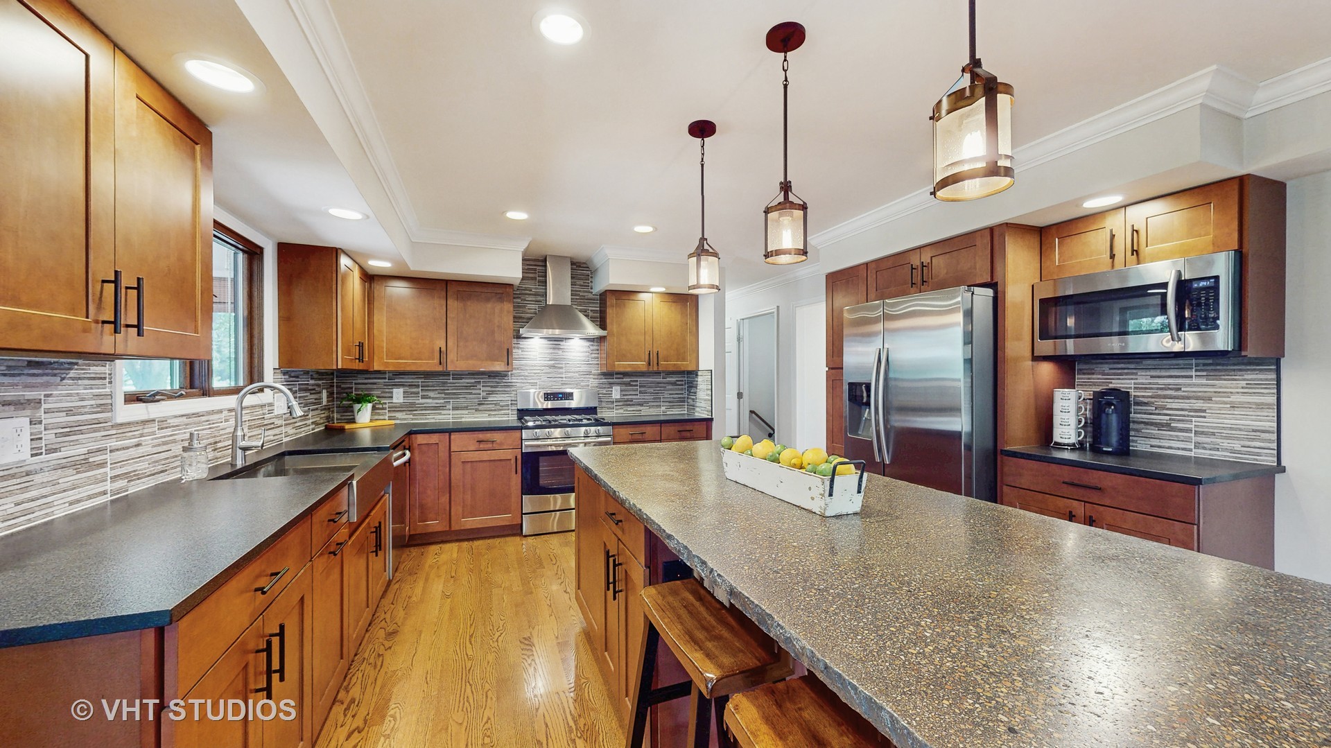 St. Charles, Illinois, 60175, United States, 4 Bedrooms Bedrooms, ,3 BathroomsBathrooms,Residential,For Sale,1889626