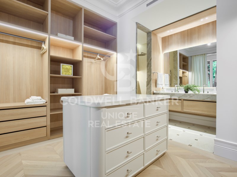 Madrid, Comunidad de Madrid, ES, 4 Bedrooms Bedrooms, ,5 BathroomsBathrooms,Residential,For Sale,1885233