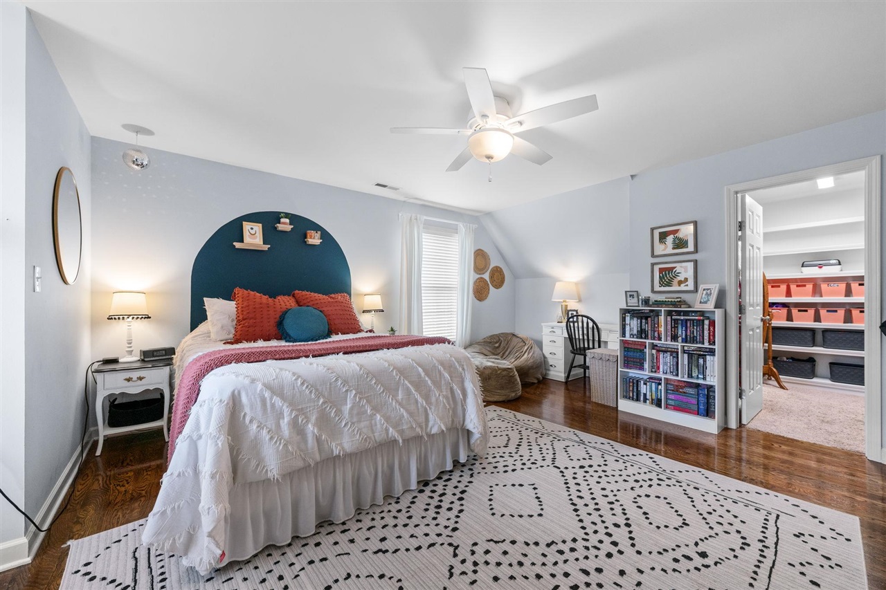 Bowling Green, Kentucky, 42103, United States, 4 Bedrooms Bedrooms, ,4 BathroomsBathrooms,Residential,For Sale,1907644