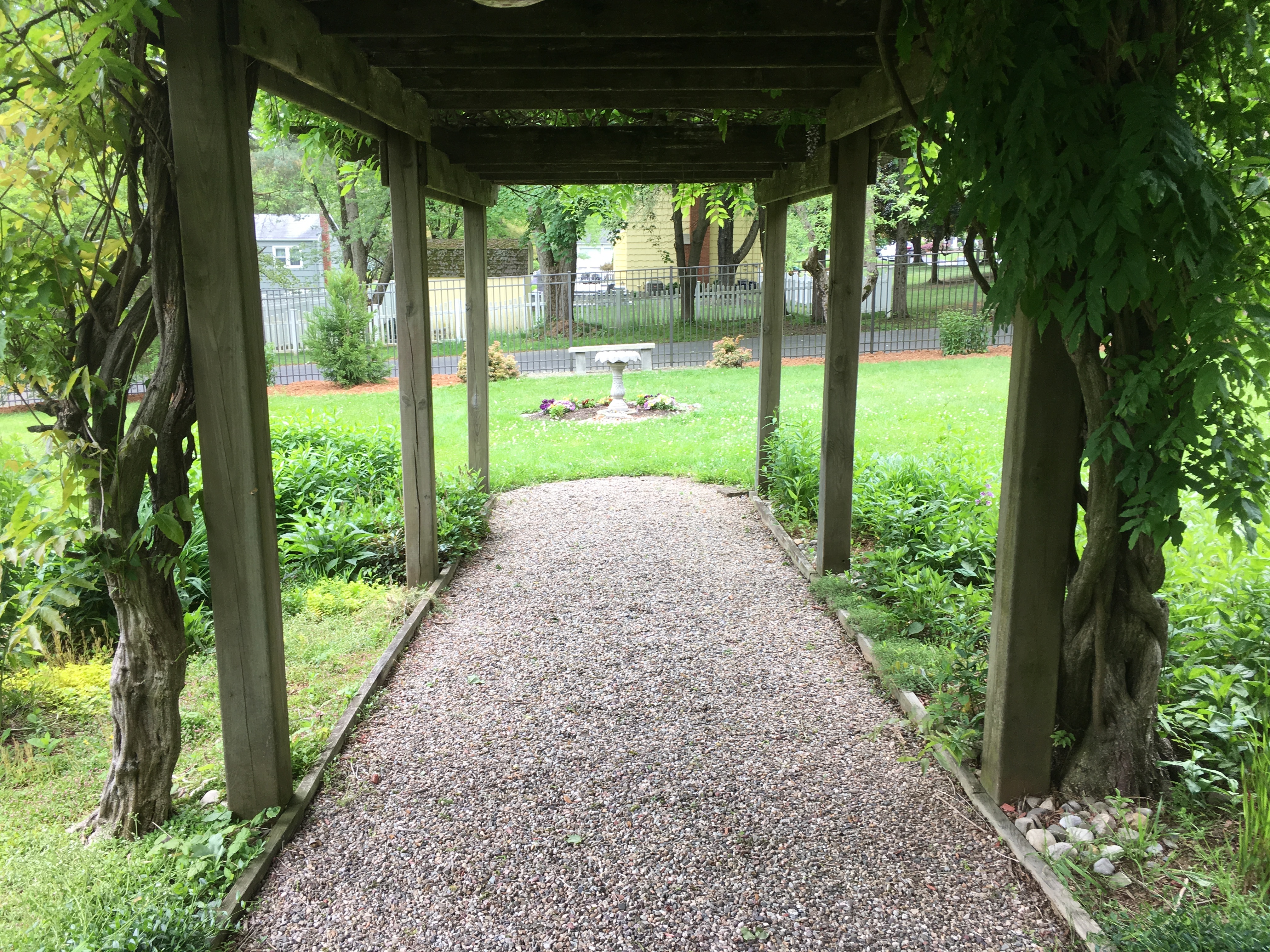  Custom Updated Neighborhood Bi-Level Style Home - 物件實景