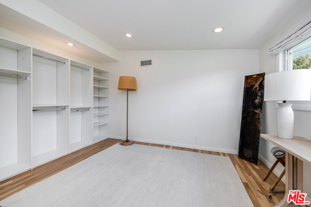 Malibu, California, 90265, United States, 3 Bedrooms Bedrooms, ,2 BathroomsBathrooms,Residential,For Sale,1868514
