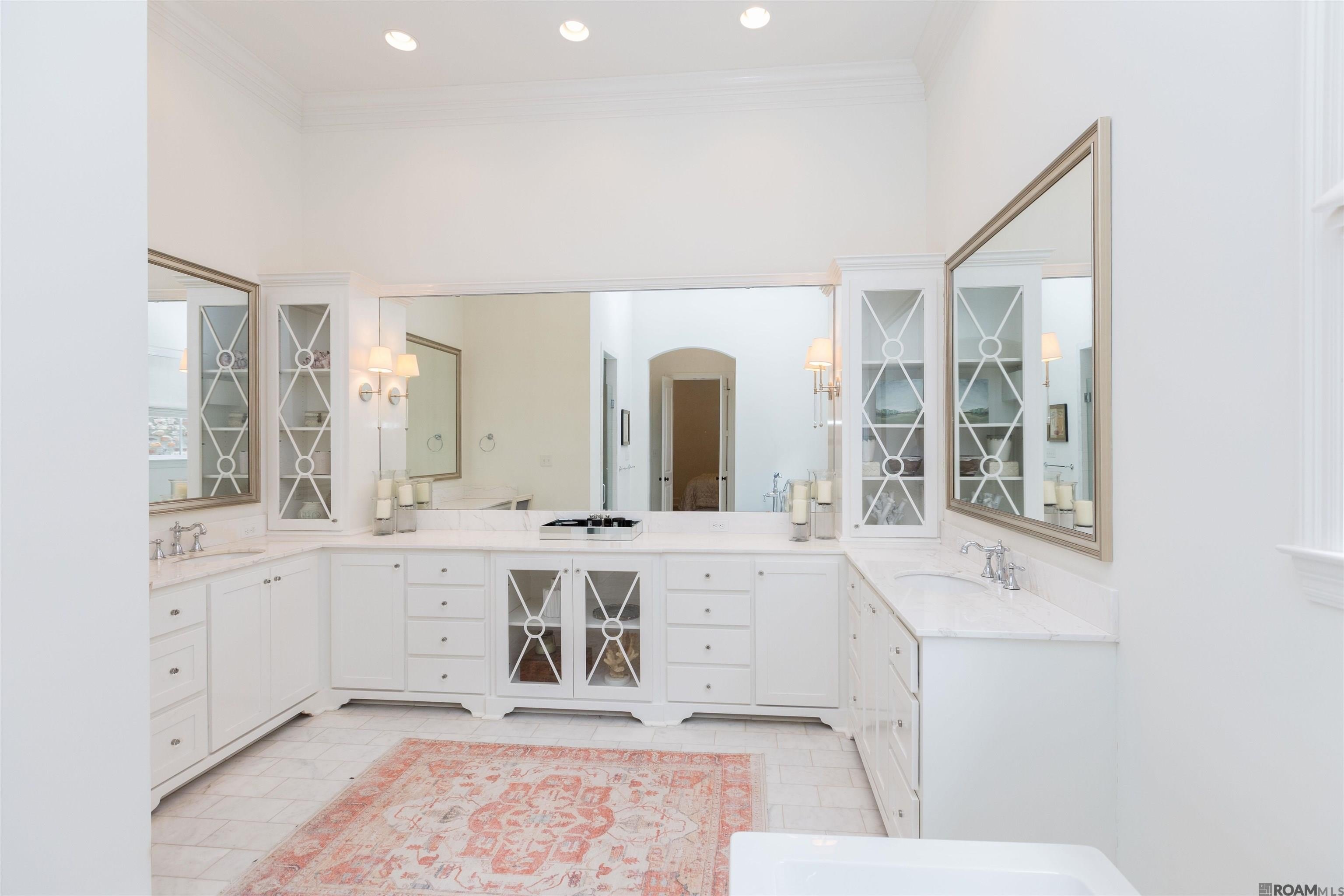 Saint George, Louisiana, 70810, United States, 4 Bedrooms Bedrooms, ,5 BathroomsBathrooms,Residential,For Sale,1894332
