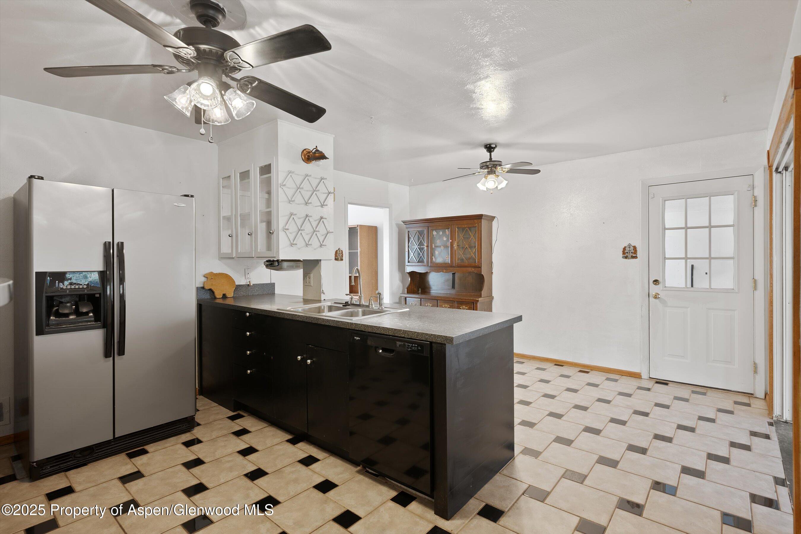 Glenwood Springs, Colorado, 81601, United States, 4 Bedrooms Bedrooms, ,2 BathroomsBathrooms,Residential,For Sale,1997060