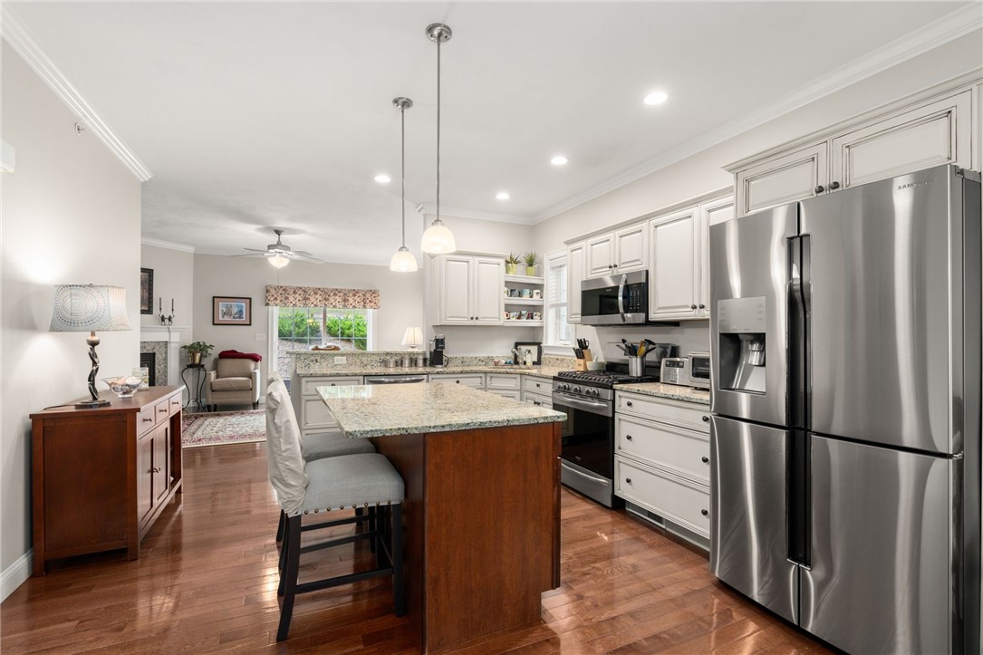 Bellingham, Massachusetts, 02019, United States, 2 Bedrooms Bedrooms, ,2 BathroomsBathrooms,Residential,For Sale,1938718