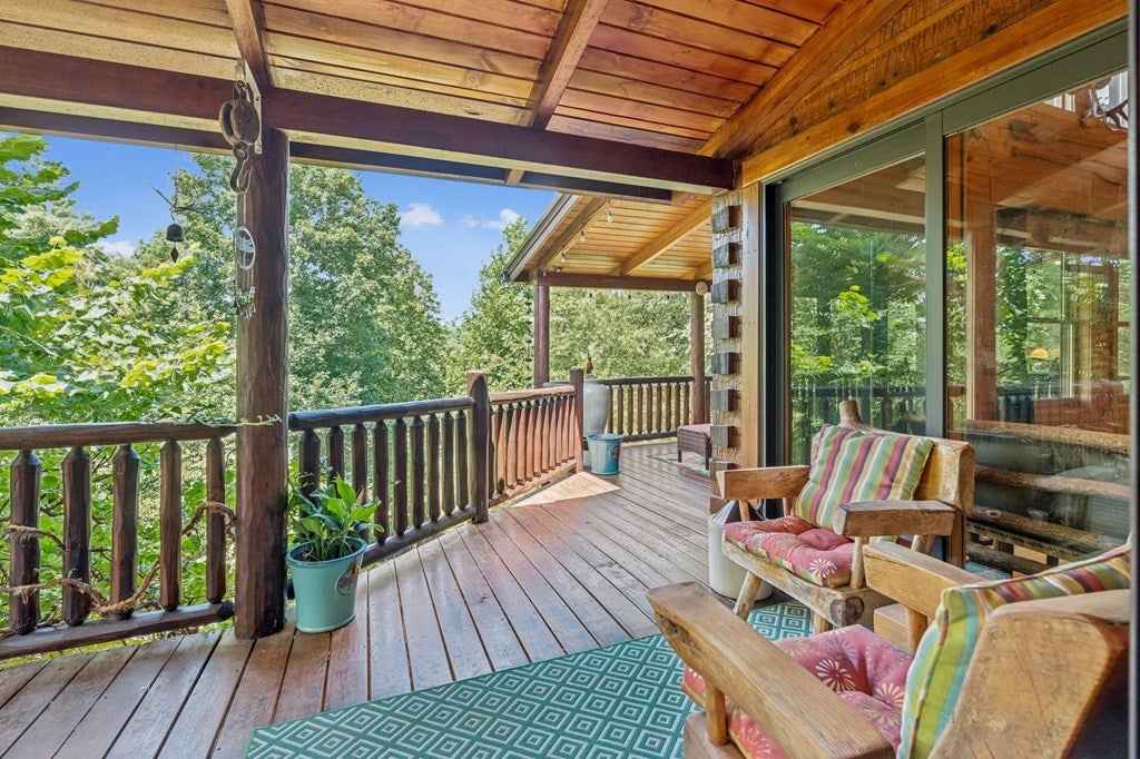 Morganton, Georgia, 30560, United States, 3 Bedrooms Bedrooms, ,3 BathroomsBathrooms,Residential,For Sale,1905378