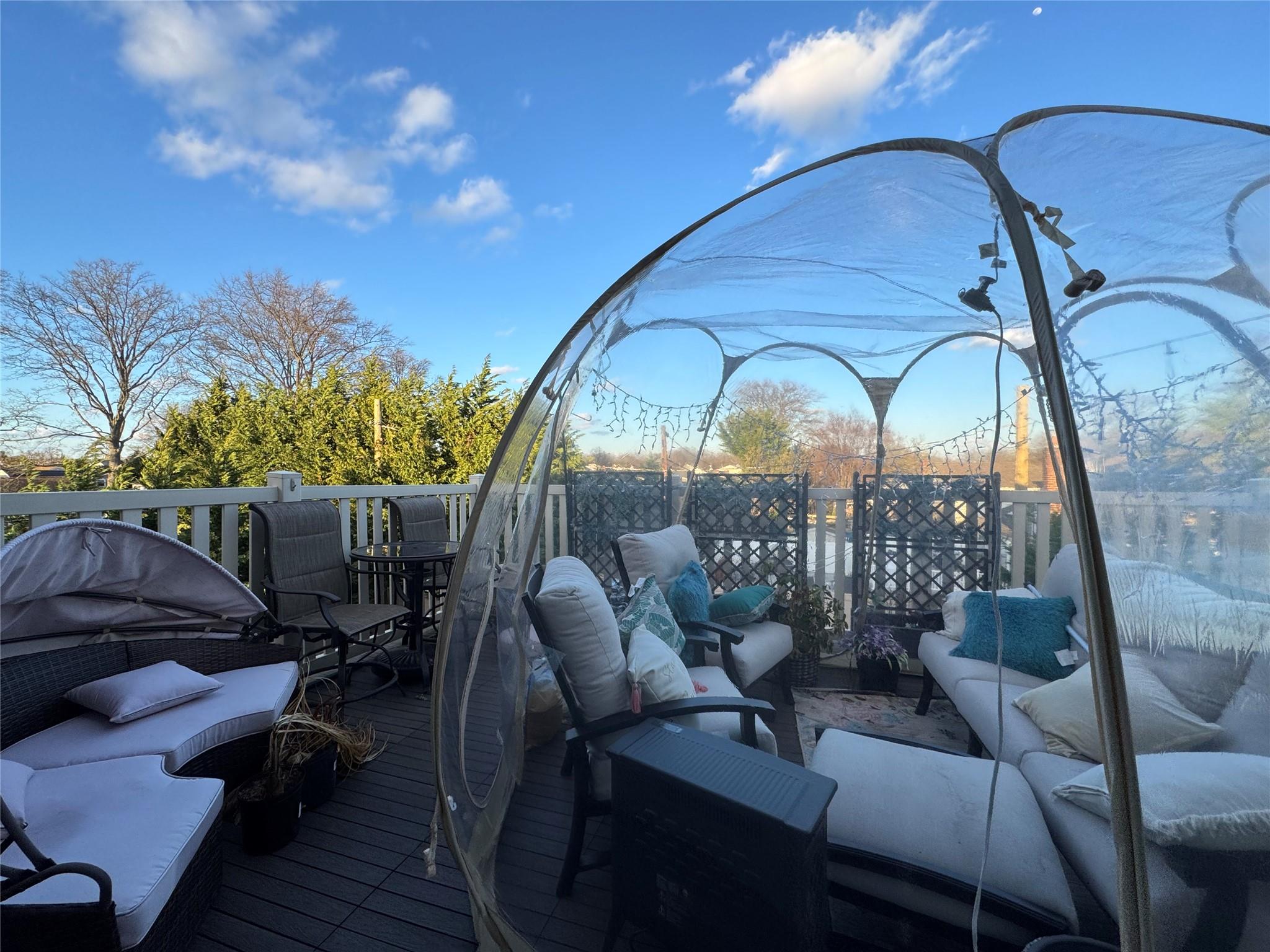 Seaford, New York, 11783, United States, 6 Bedrooms Bedrooms, ,3 BathroomsBathrooms,Residential,For Sale,1766775