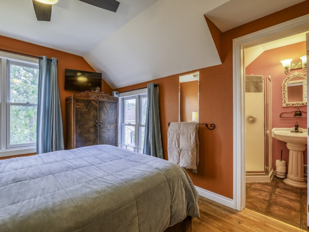 Bemidji, Minnesota, 56601, United States, 6 Bedrooms Bedrooms, ,2 BathroomsBathrooms,Residential,For Sale,2000102