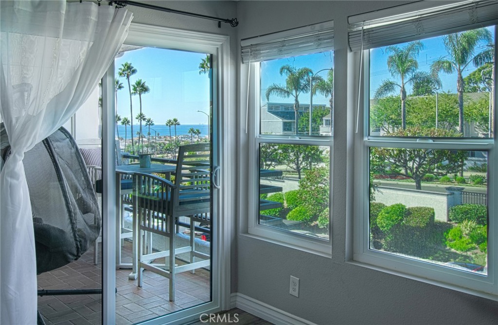 Newport Beach, California, 92663, United States, 1 Bedroom Bedrooms, ,1 BathroomBathrooms,Residential,For Sale,1990291