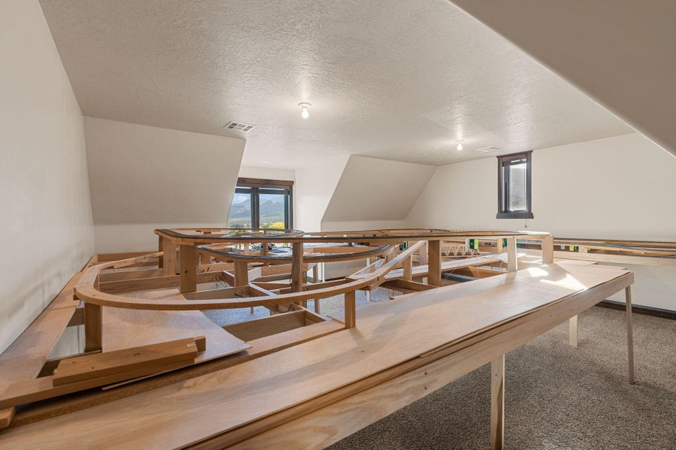 New Harmony, Utah, 84757, United States, 5 Bedrooms Bedrooms, ,6 BathroomsBathrooms,Residential,For Sale,2000791