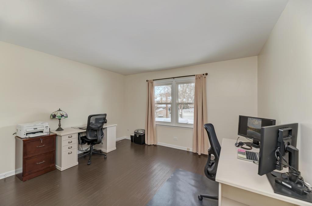 Arlington Heights, Illinois, 60005, United States, 5 Bedrooms Bedrooms, ,3 BathroomsBathrooms,Residential,For Sale,2001547