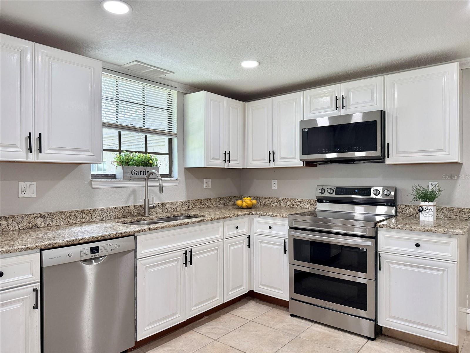 Temple Terrace, Florida, 33637, United States, 3 Bedrooms Bedrooms, ,4 BathroomsBathrooms,Residential,For Sale,1982268