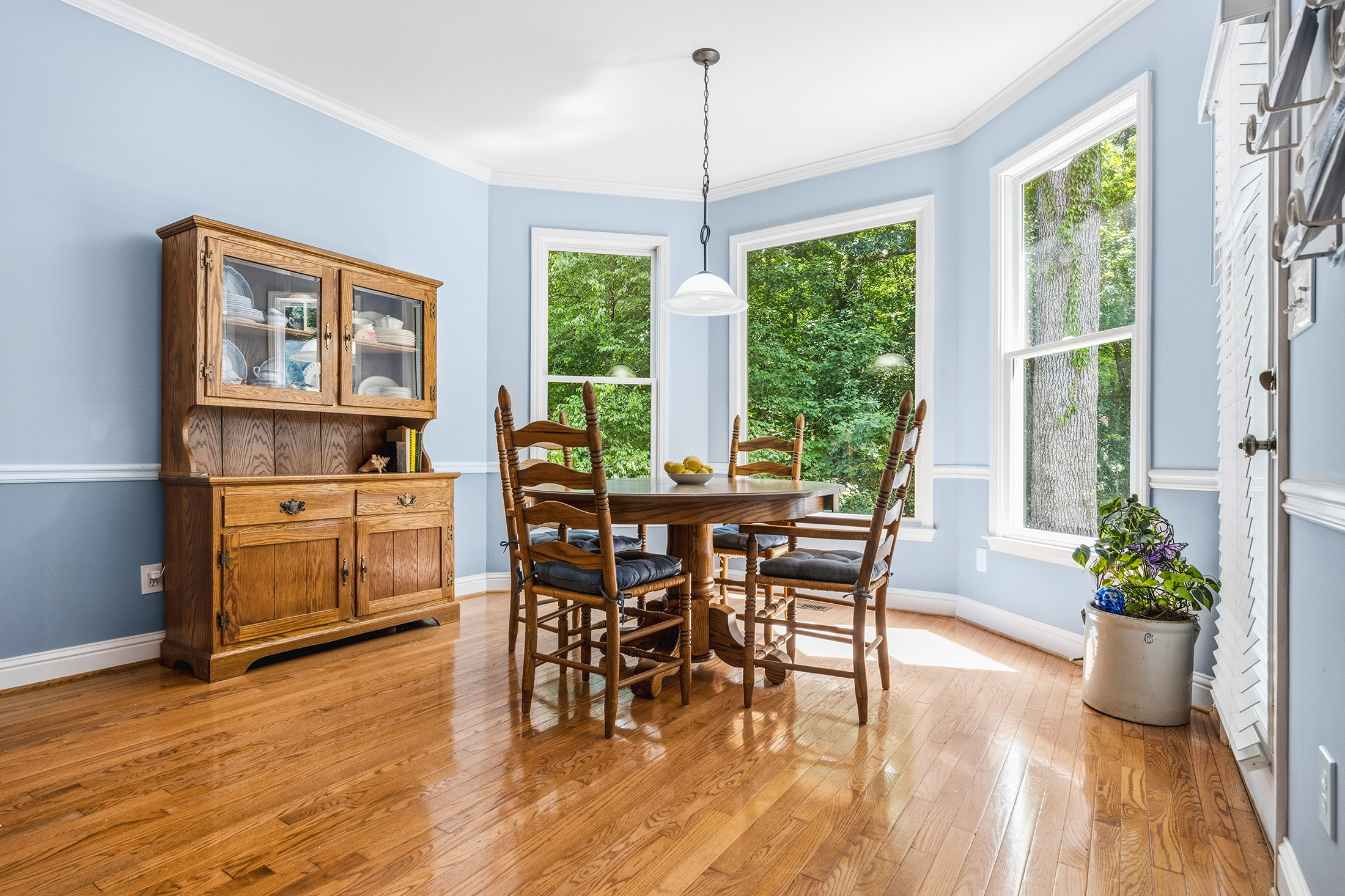 Beautifully Maintained Ranch Home in Unbeatable Location - 物件實景
