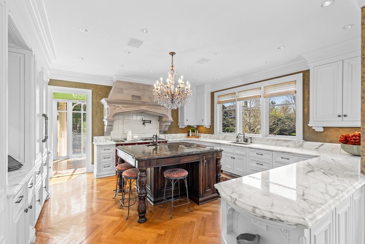 Minneapolis, Minnesota, 55405, United States, 4 Bedrooms Bedrooms, ,4 BathroomsBathrooms,Residential,For Sale,1821266