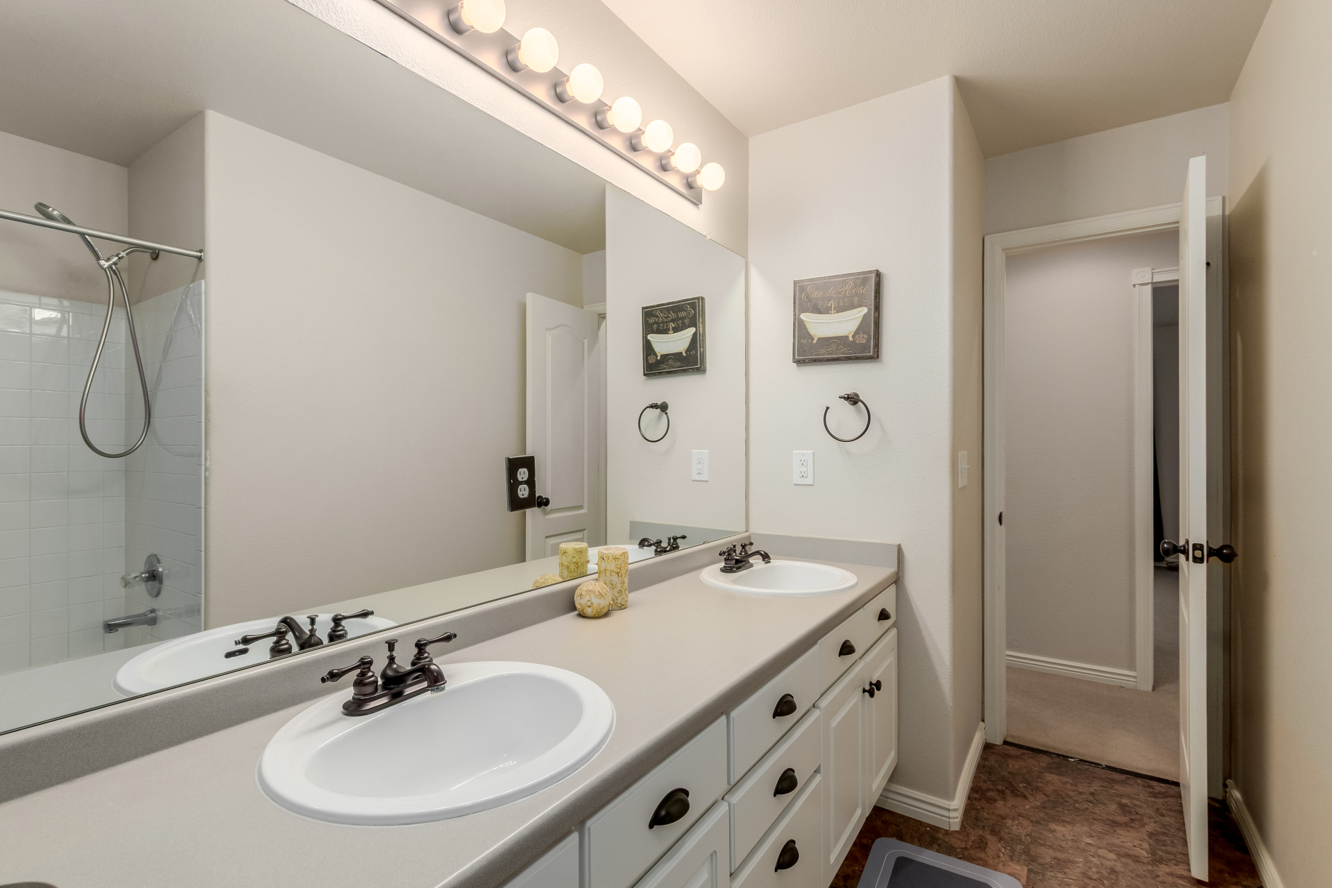 Highlands Ranch, Colorado, 80129, United States, 4 Bedrooms Bedrooms, ,3 BathroomsBathrooms,Residential,For Sale,1987308