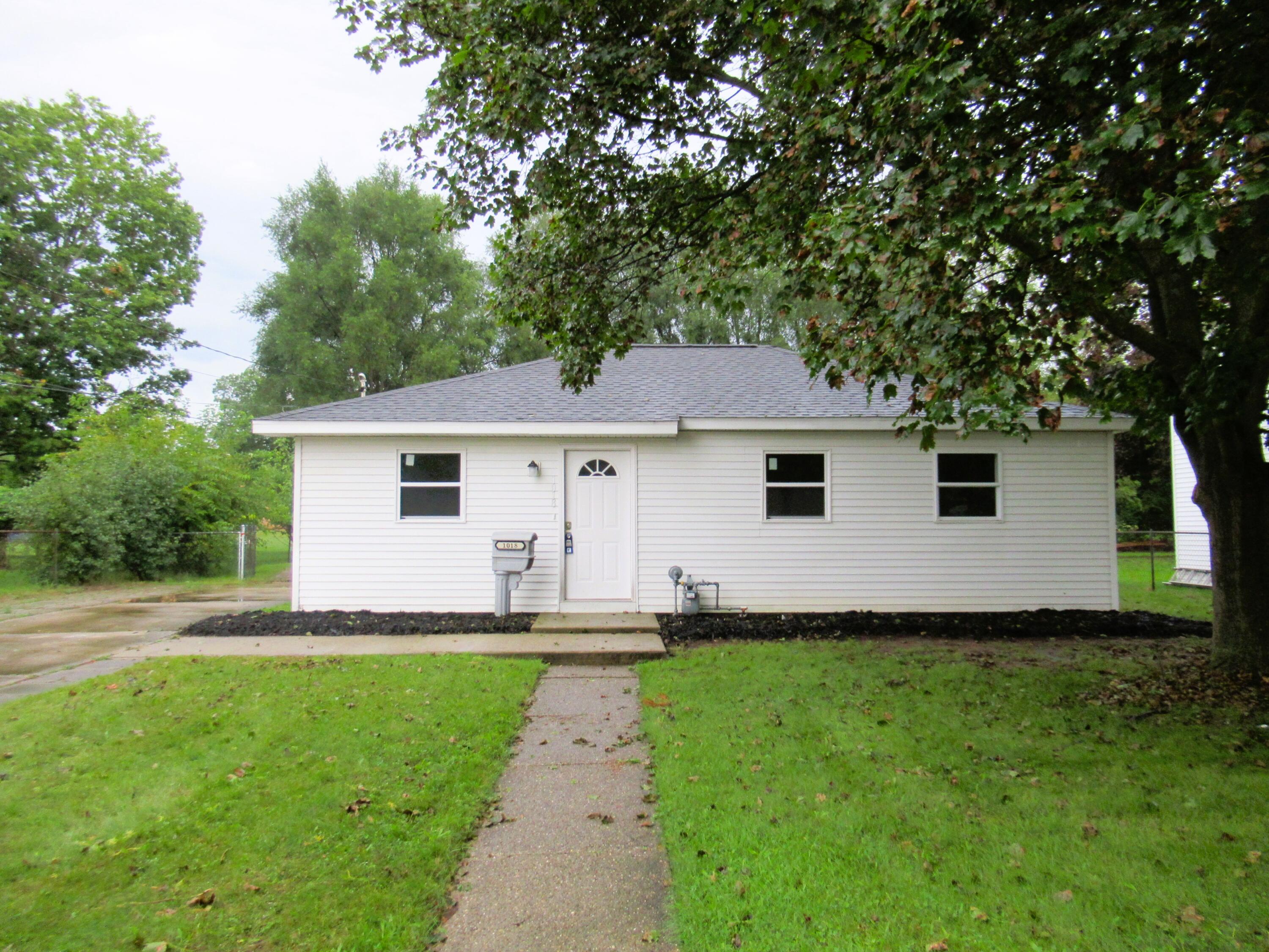 Mingo St, Albion, MI 49224