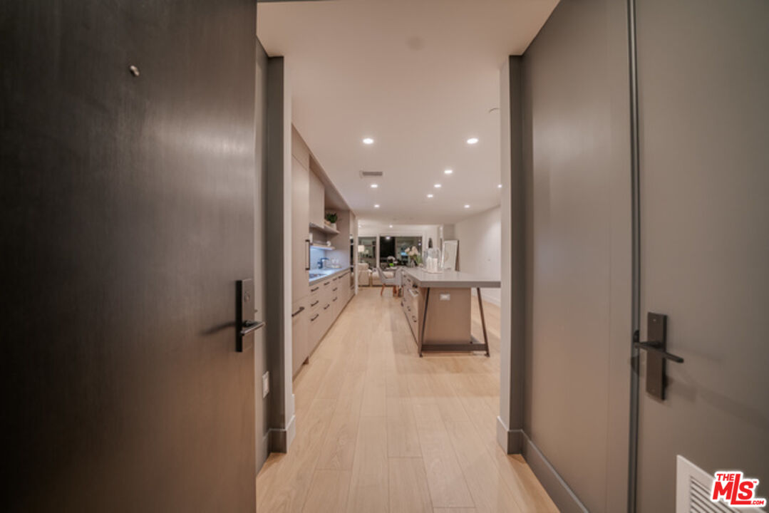 Los Angeles, California, 90024, United States, 2 Bedrooms Bedrooms, ,2 BathroomsBathrooms,Residential,For Sale,1940220