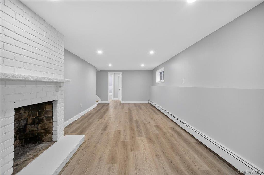 Saugerties, New York, 12477, United States, 4 Bedrooms Bedrooms, ,3 BathroomsBathrooms,Residential,For Sale,1986051