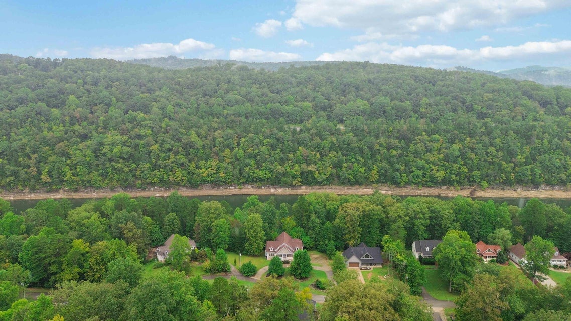 Burnside, Kentucky, 42519, United States, 5 Bedrooms Bedrooms, ,4 BathroomsBathrooms,Residential,For Sale,1978974