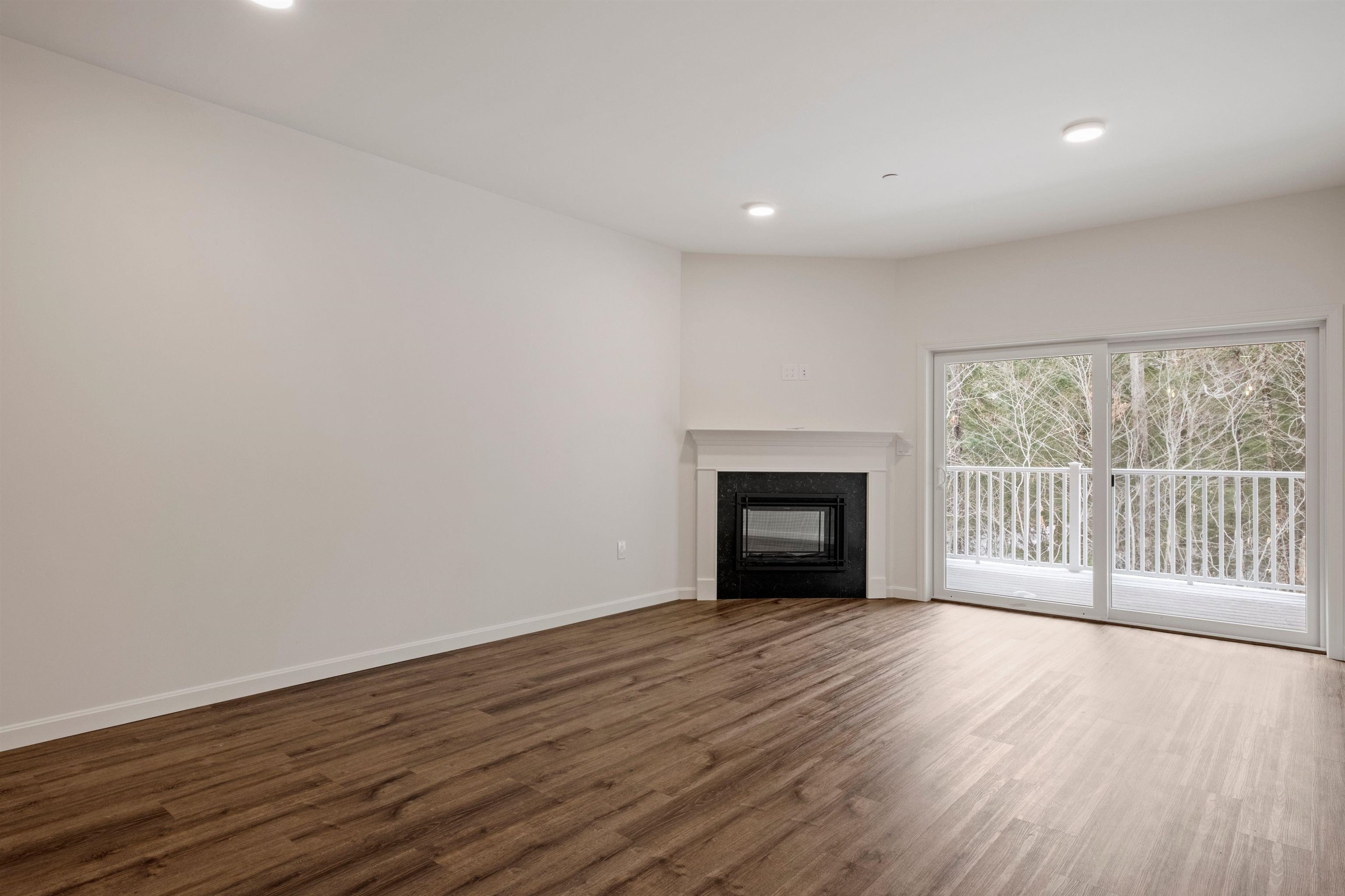 Lincoln, New Hampshire, 03251, United States, 3 Bedrooms Bedrooms, ,2 BathroomsBathrooms,Residential,For Sale,1937104