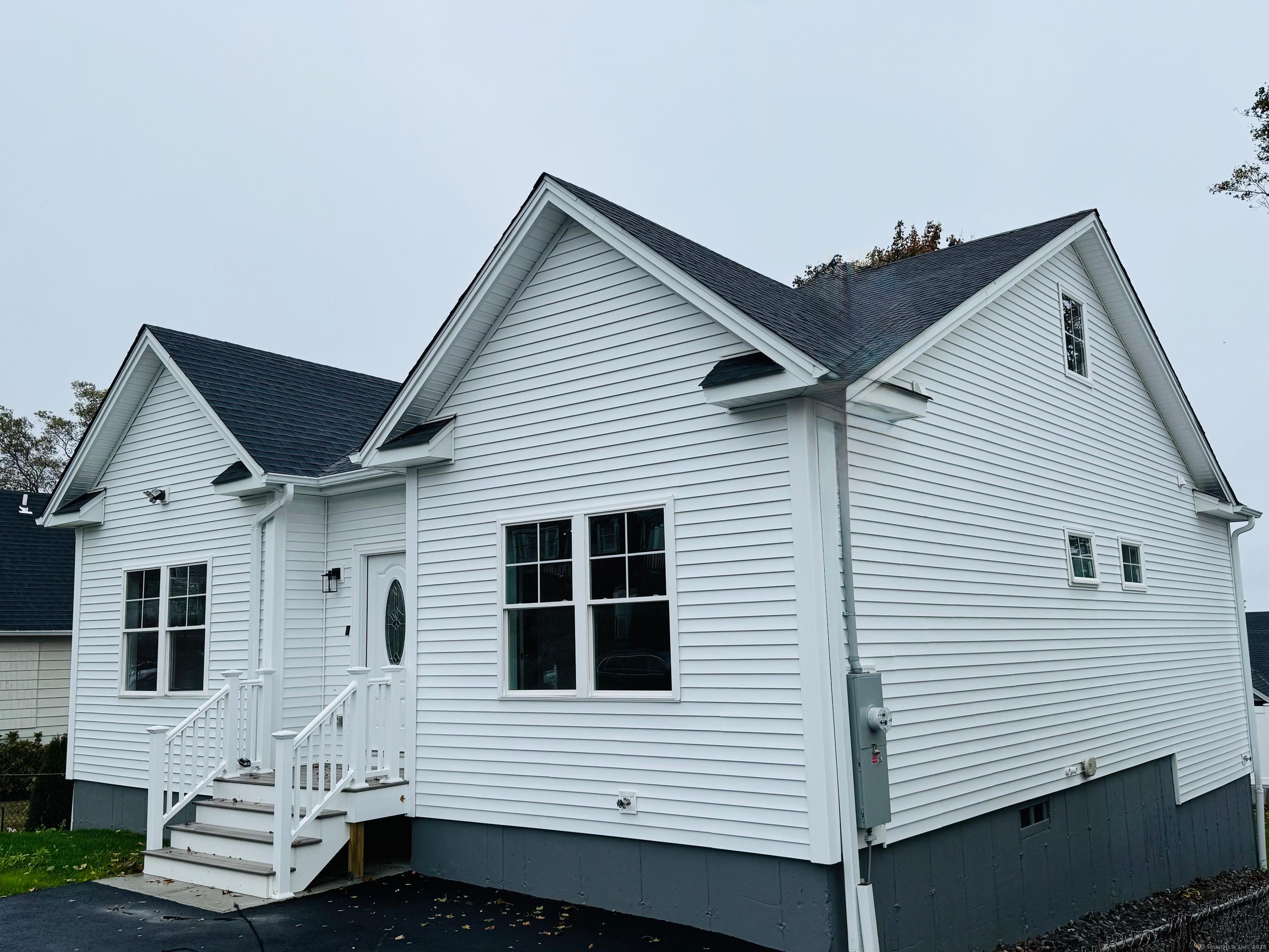 Bridgeport, Connecticut, 06606, United States, 4 Bedrooms Bedrooms, ,3 BathroomsBathrooms,Residential,For Sale,1978261