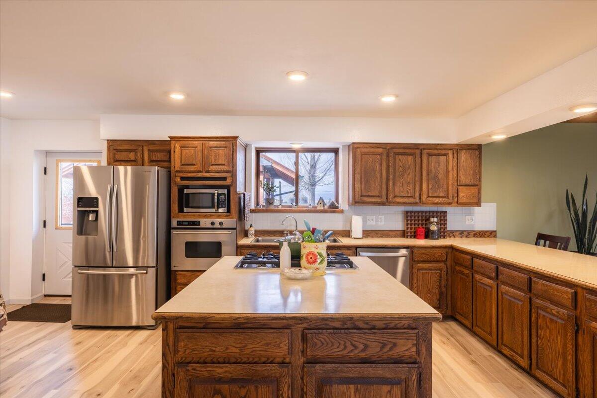 Montrose, Colorado, United States, 3 Bedrooms Bedrooms, ,3 BathroomsBathrooms,Residential,For Sale,1792870