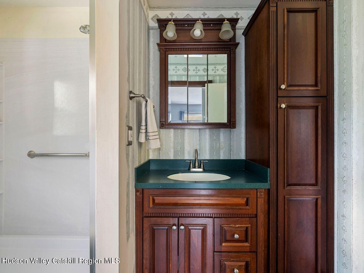 Gardiner, New York, 12525, United States, 3 Bedrooms Bedrooms, ,2 BathroomsBathrooms,Residential,For Sale,1968817