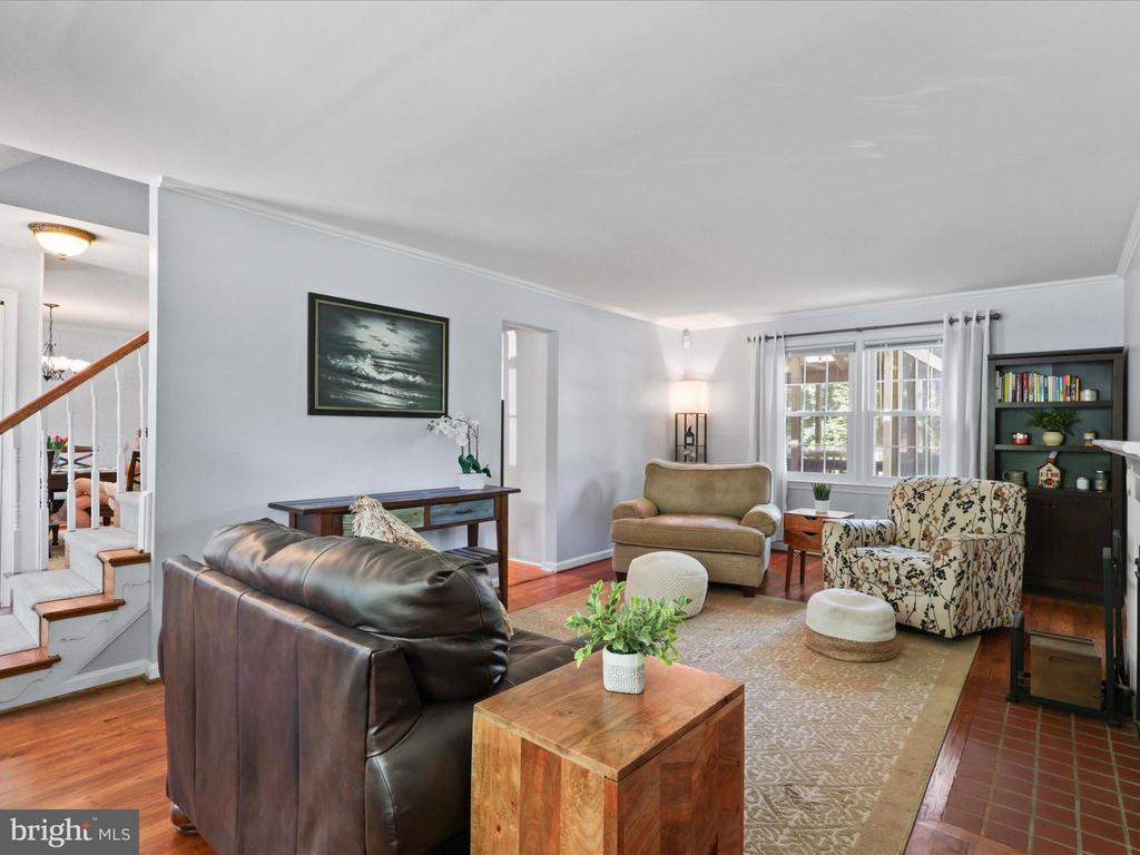 Springfield, Virginia, 22152, United States, 4 Bedrooms Bedrooms, ,3 BathroomsBathrooms,Residential,For Sale,1921904