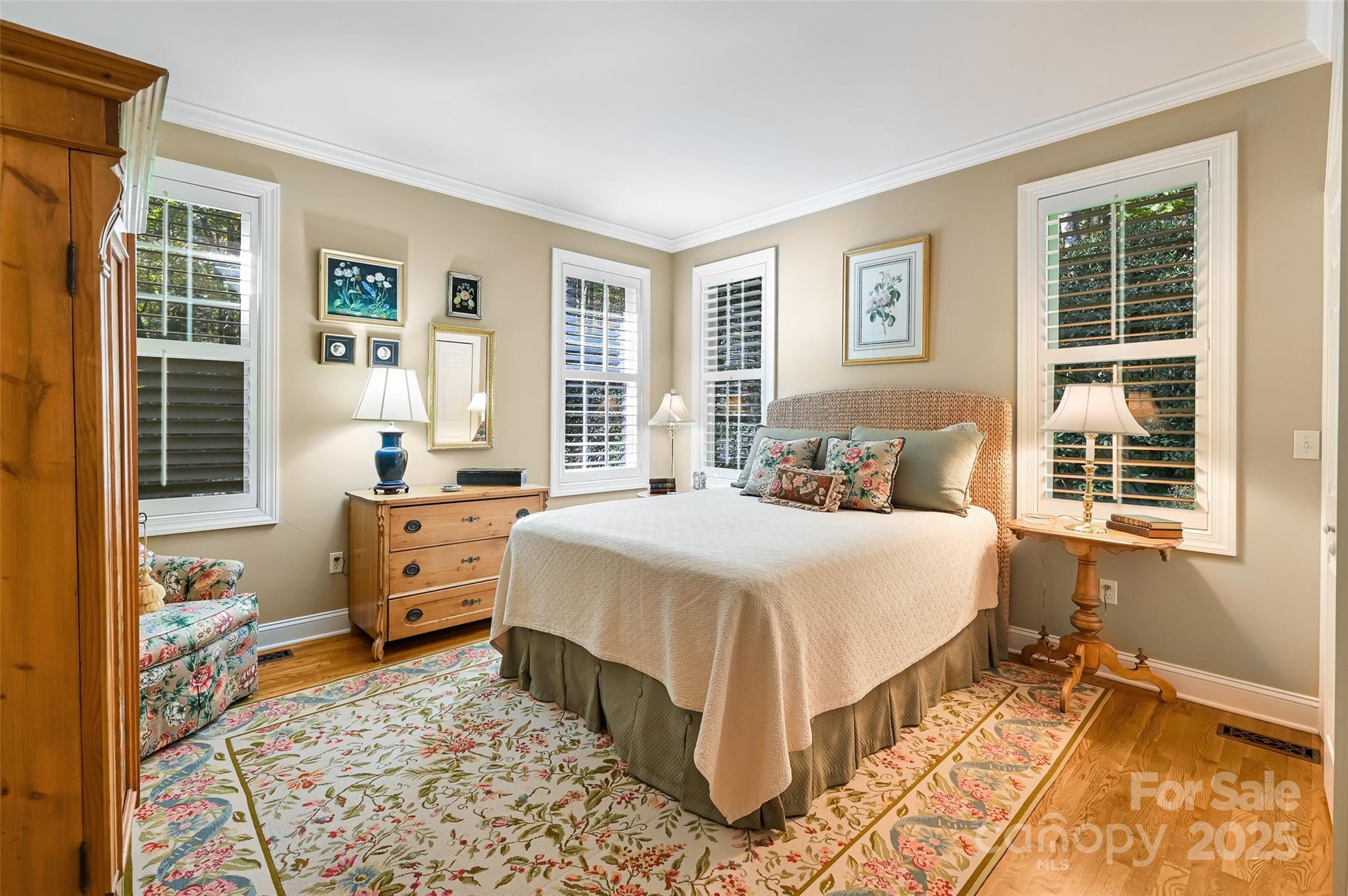 Hendersonville, North Carolina, 28739, United States, 4 Bedrooms Bedrooms, ,3 BathroomsBathrooms,Residential,For Sale,1992050