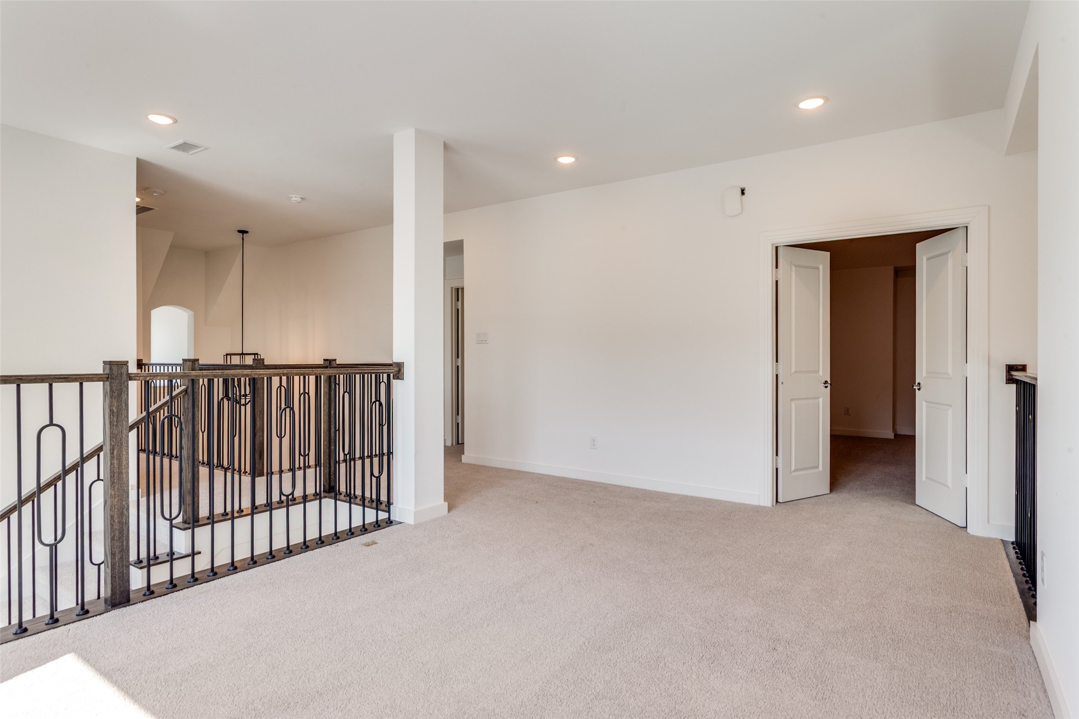 Mansfield, Texas, 76063, United States, 4 Bedrooms Bedrooms, ,4 BathroomsBathrooms,Residential,For Sale,1954630