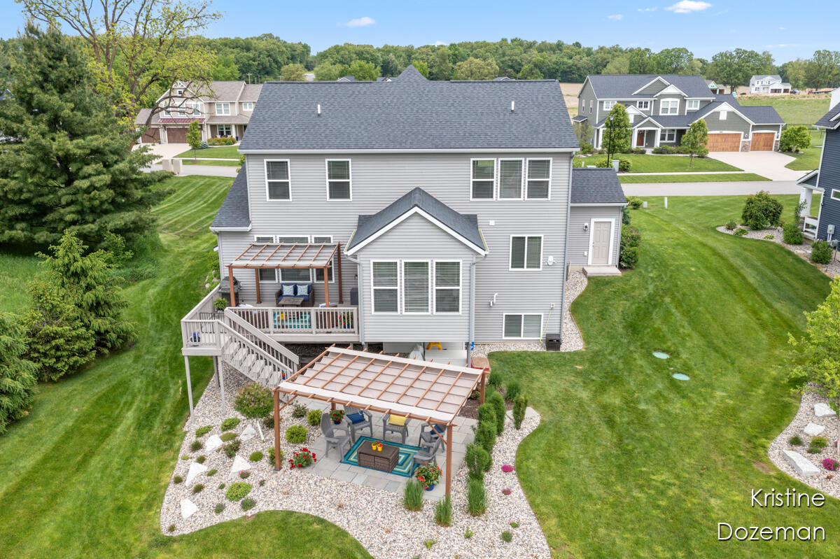 Lowell, Michigan, 49331, United States, 5 Bedrooms Bedrooms, ,4 BathroomsBathrooms,Residential,For Sale,1848158