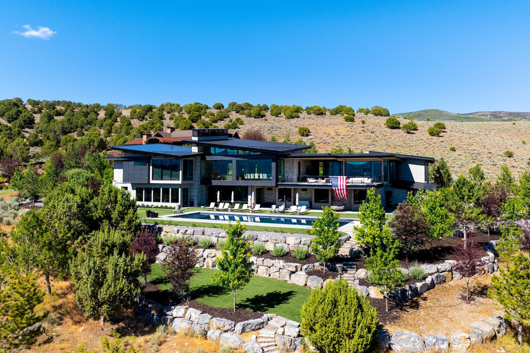  Luxury Lives Here  Architectural Masterpiece with Unmatched Privacy & Views - 物件實景