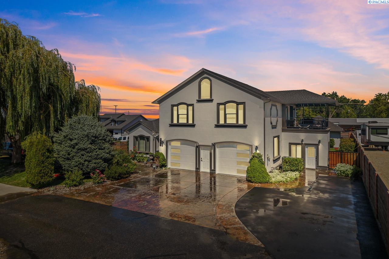 Kennewick, Washington, 99336, United States, 7 Bedrooms Bedrooms, ,7 BathroomsBathrooms,Residential,For Sale,1983847