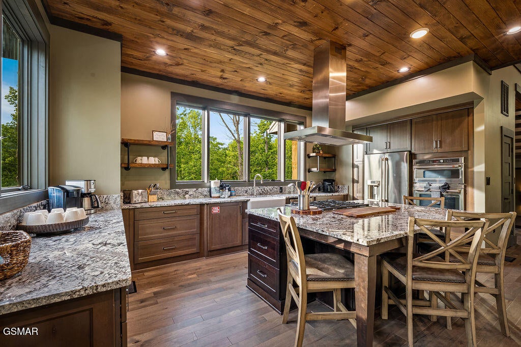 Gatlinburg, Tennessee, 37738, United States, 3 Bedrooms Bedrooms, ,5 BathroomsBathrooms,Residential,For Sale,2034960