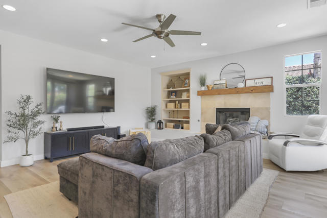 La Quinta, California, 92253, United States, 3 Bedrooms Bedrooms, ,3 BathroomsBathrooms,Residential,For Sale,1978916