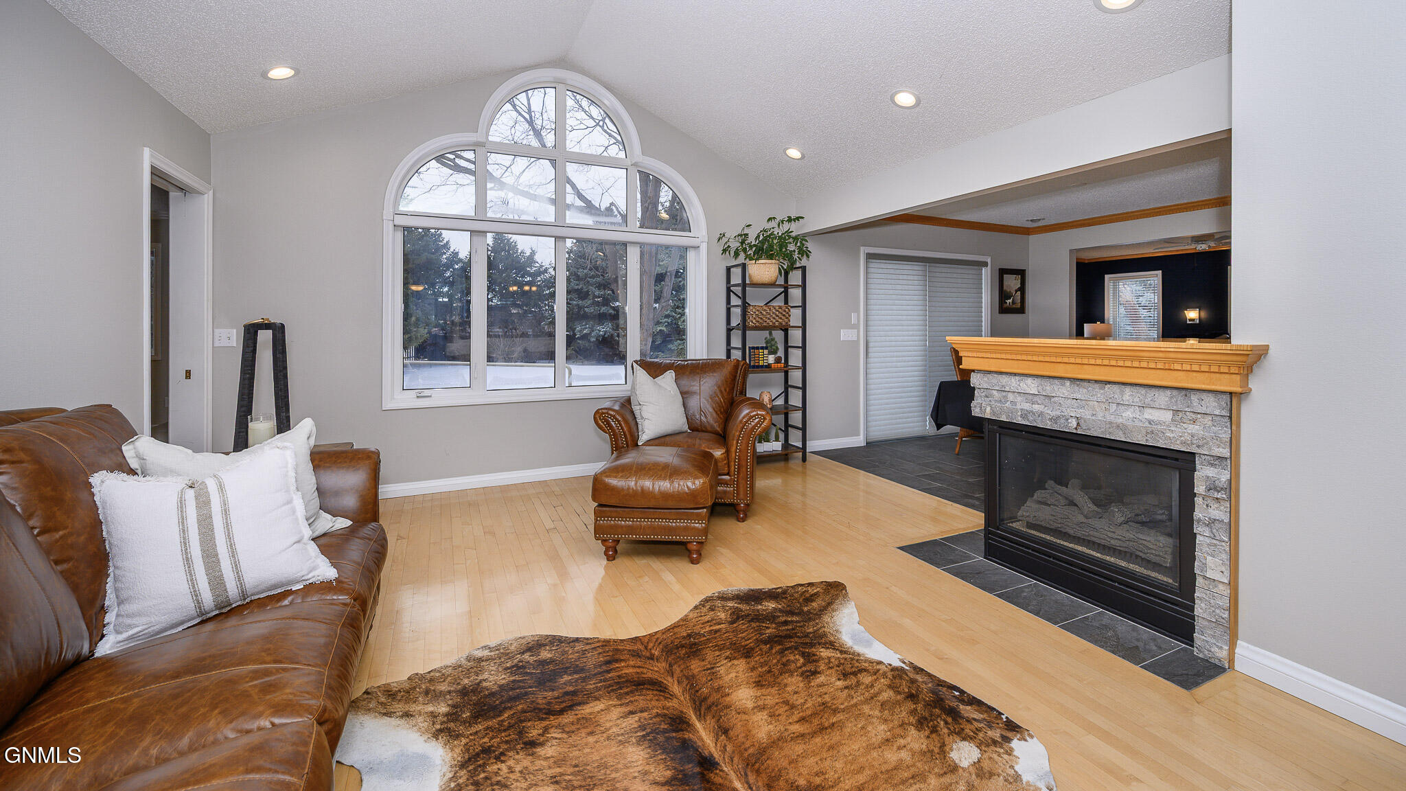 Mandan, North Dakota, 58554, United States, 5 Bedrooms Bedrooms, ,4 BathroomsBathrooms,Residential,For Sale,2005238