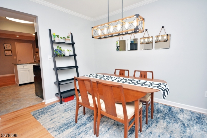 Bedminster Twp., New Jersey, 07921, United States, 3 Bedrooms Bedrooms, ,4 BathroomsBathrooms,Residential,For Sale,1989637