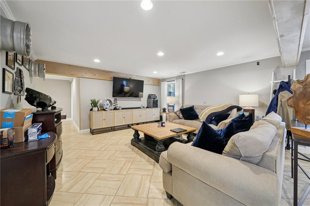 Flowery Branch, Georgia, 30542, United States, 5 Bedrooms Bedrooms, ,4 BathroomsBathrooms,Residential,For Sale,2035755
