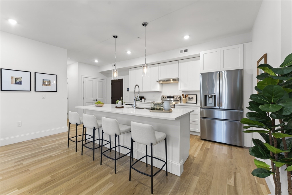 Marlborough, Massachusetts, 01752, United States, 2 Bedrooms Bedrooms, ,2 BathroomsBathrooms,Residential,For Sale,2000469