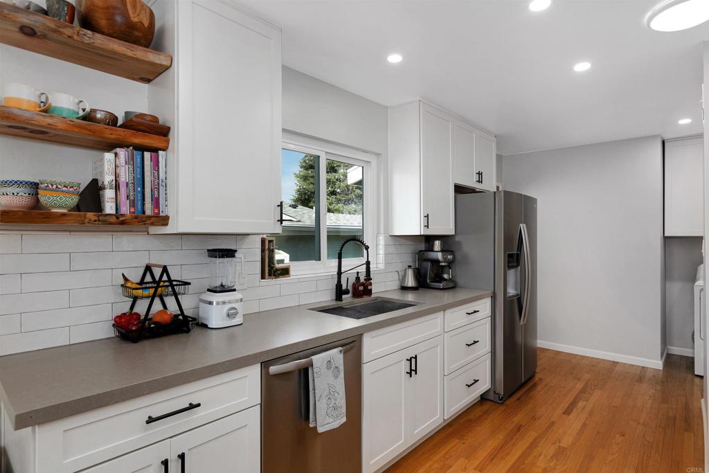 El Cajon, California, 92020, United States, 3 Bedrooms Bedrooms, ,2 BathroomsBathrooms,Residential,For Sale,1939818