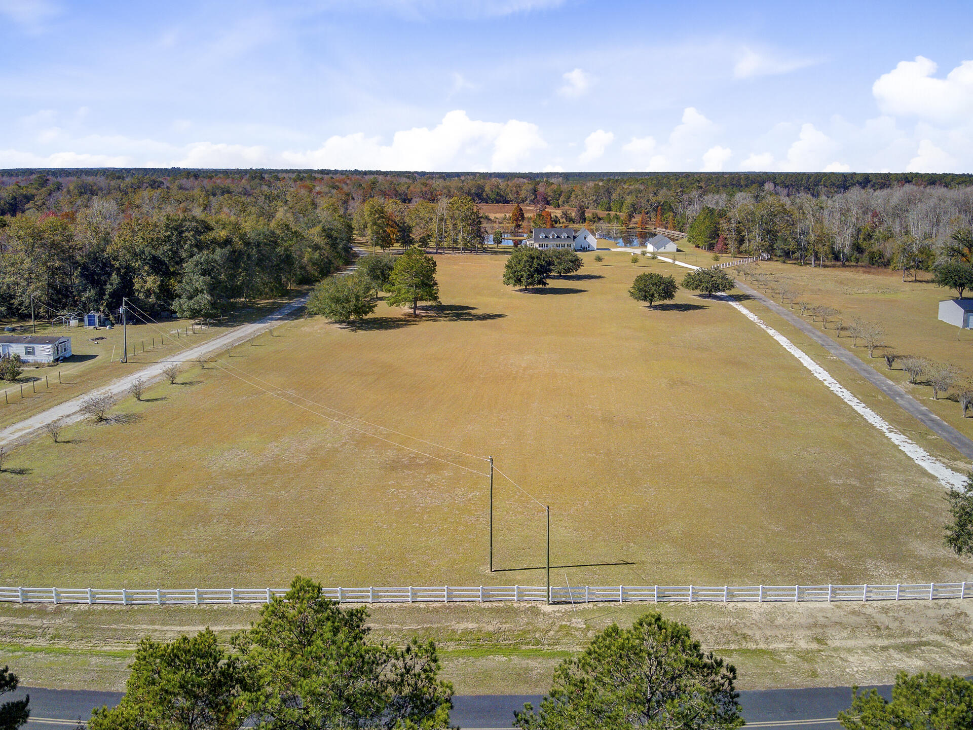 Cross, South Carolina, 29436, United States, 4 Bedrooms Bedrooms, ,3 BathroomsBathrooms,Residential,For Sale,1992832
