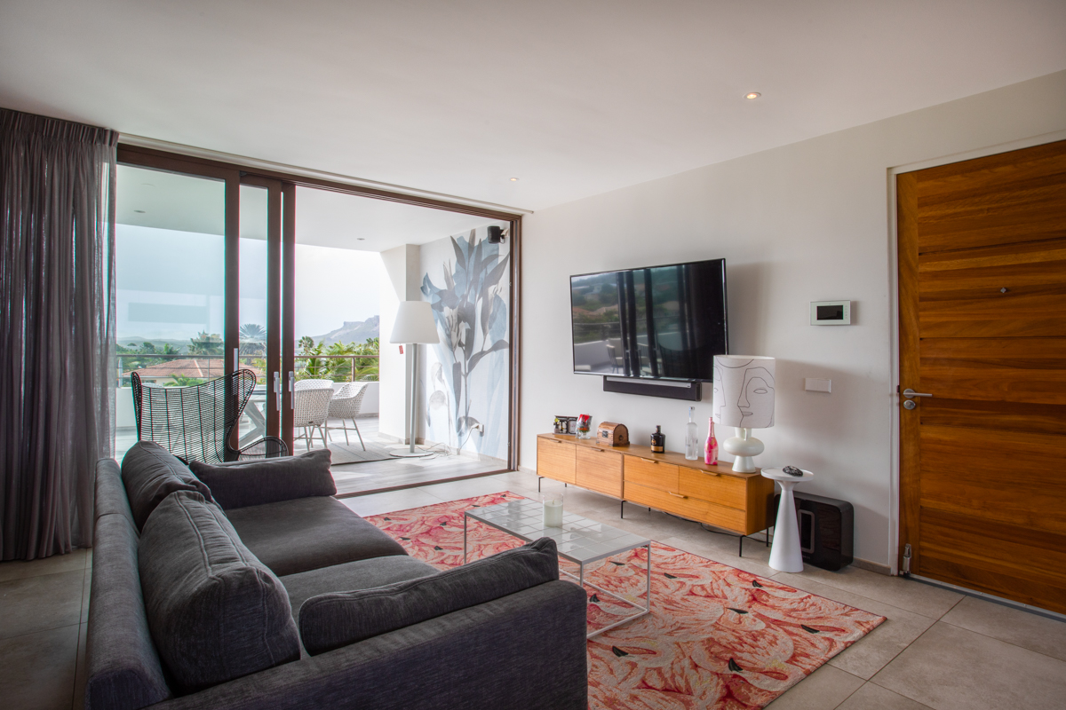 Jan Sofat, CW, 2 Bedrooms Bedrooms, ,2 BathroomsBathrooms,Residential,For Sale,1752587
