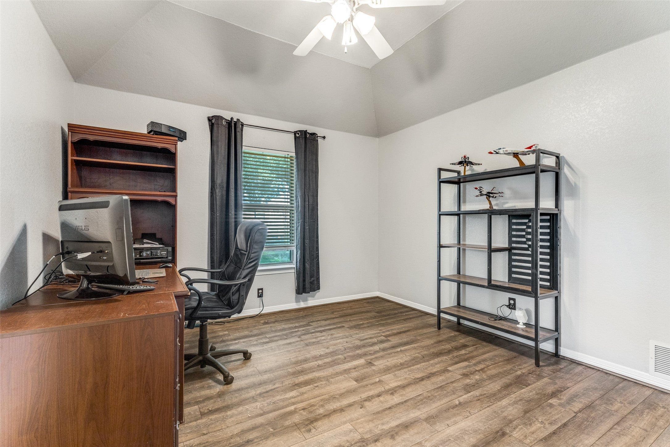 Haslet, Texas, 76052, United States, 4 Bedrooms Bedrooms, ,3 BathroomsBathrooms,Residential,For Sale,1975135