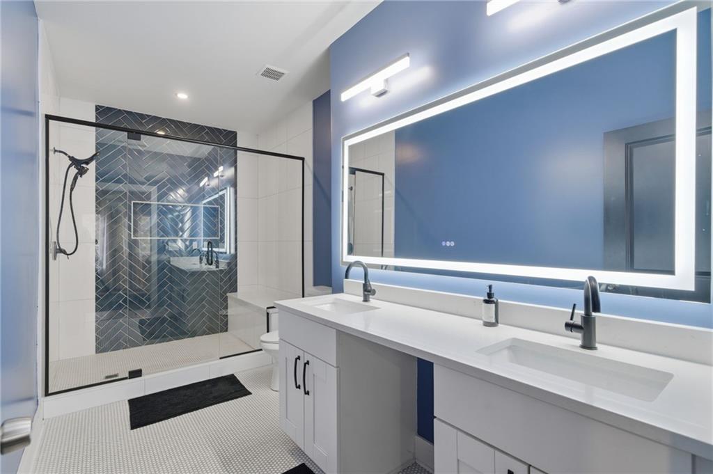 Atlanta, Georgia, 30315, United States, 4 Bedrooms Bedrooms, ,4 BathroomsBathrooms,Residential,For Sale,1996651