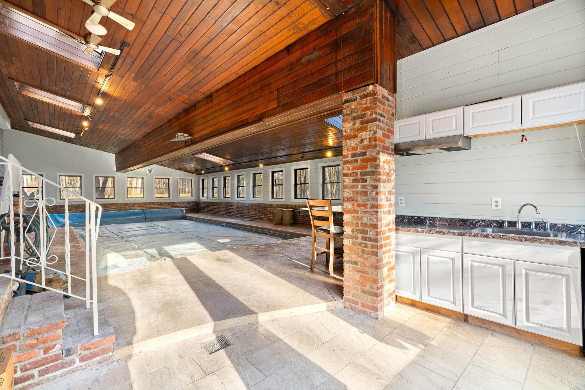 Plaistow, New Hampshire, 03865, United States, 4 Bedrooms Bedrooms, ,1 BathroomBathrooms,Residential,For Sale,2001863