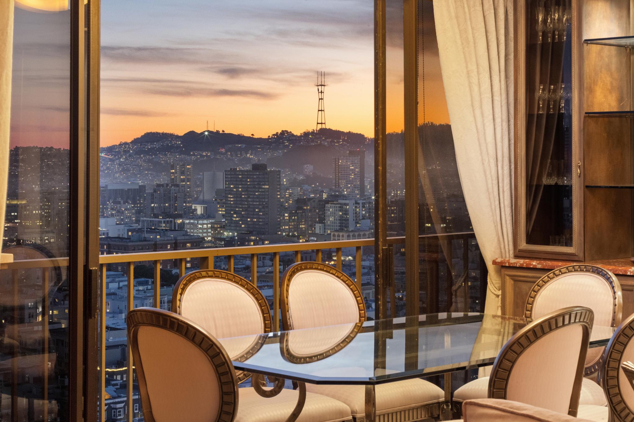  Dramatic Corner Residence at The Summit - 物件實景