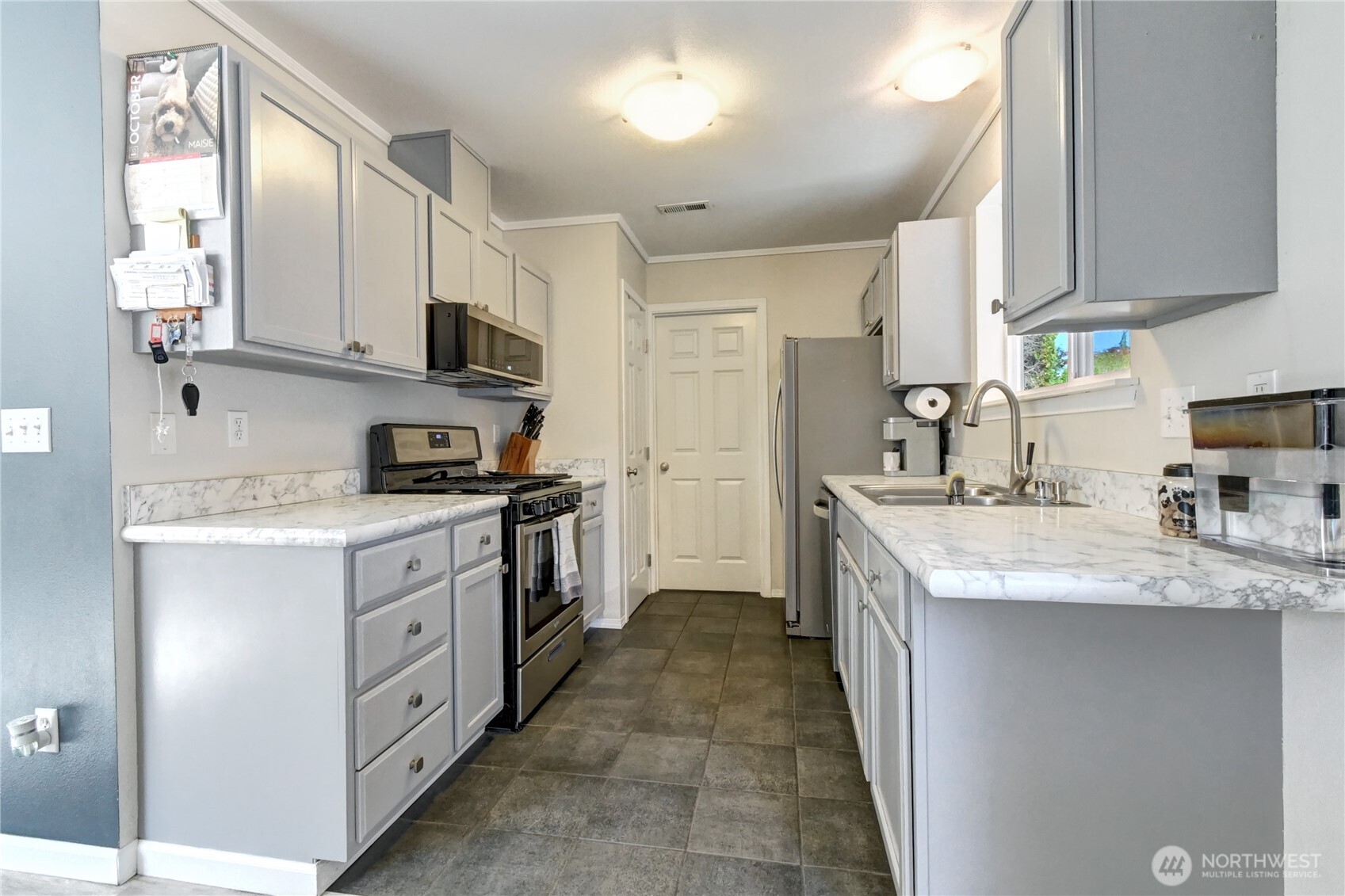 Everett, Washington, 98204, United States, 3 Bedrooms Bedrooms, ,3 BathroomsBathrooms,Residential,For Sale,1964050