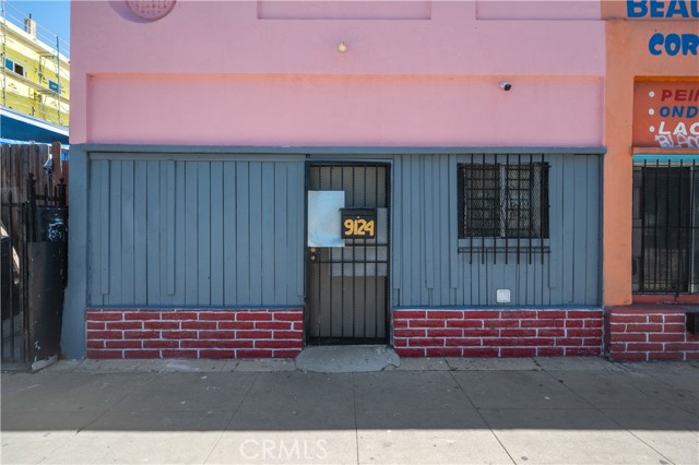 Los Angeles, California, 90044, United States, 2 Bedrooms Bedrooms, ,Residential,For Sale,1869360