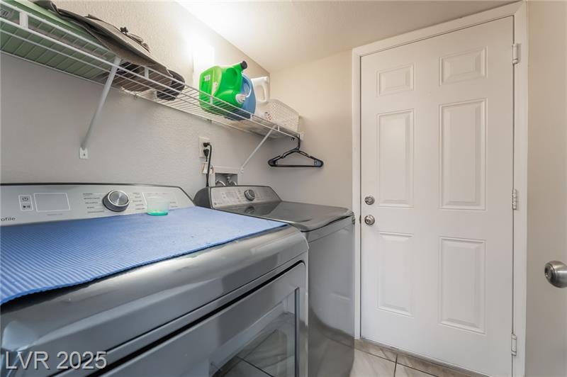 Henderson, Nevada, 89014, United States, 4 Bedrooms Bedrooms, ,2 BathroomsBathrooms,Residential,For Sale,1977160