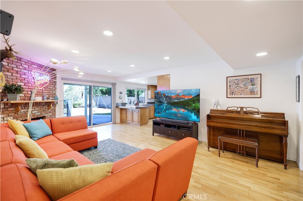 West Covina, California, 91762, United States, 4 Bedrooms Bedrooms, ,3 BathroomsBathrooms,Residential,For Sale,1905784